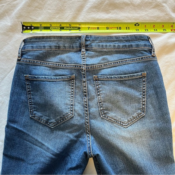 Old navy skinny jeans - Picture 2 of 7